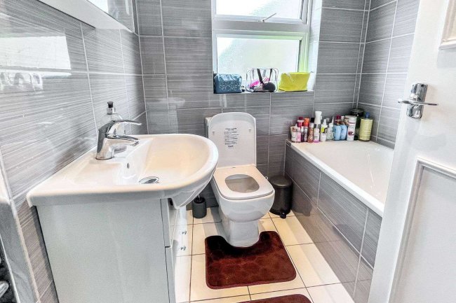 712 Holloway Road, Archway, London, N19 3NH 8