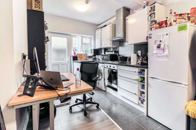 712 Holloway Road, Archway, London, N19 3NH 8