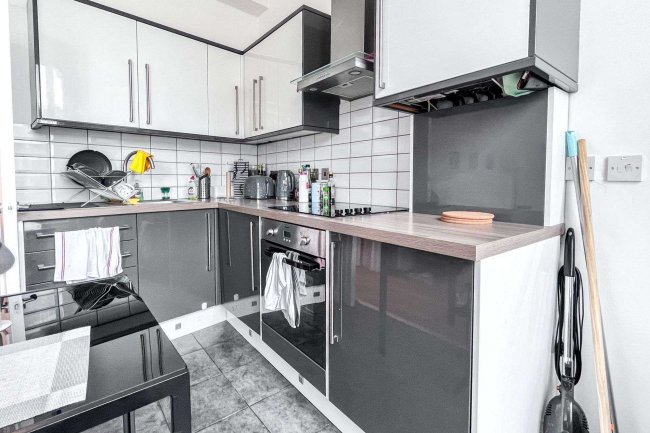 712 Holloway Road, Archway, London, N19 3NH 8