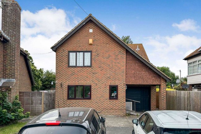 31 Dymchurch Road, St Marys Bay, Kent TN29 0HF 3