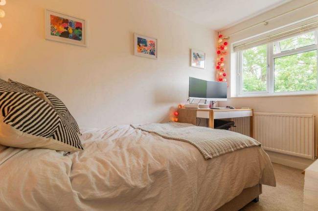 16 Marlborough Close, Littlemore, Oxford, Oxfordshire OX4 4PH 9