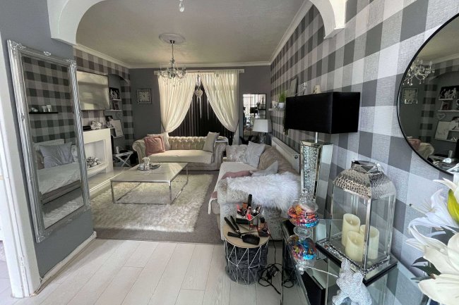 225 Dominion Road, Glenfield, Leicester, Leicestershire. LE3 6QB 9