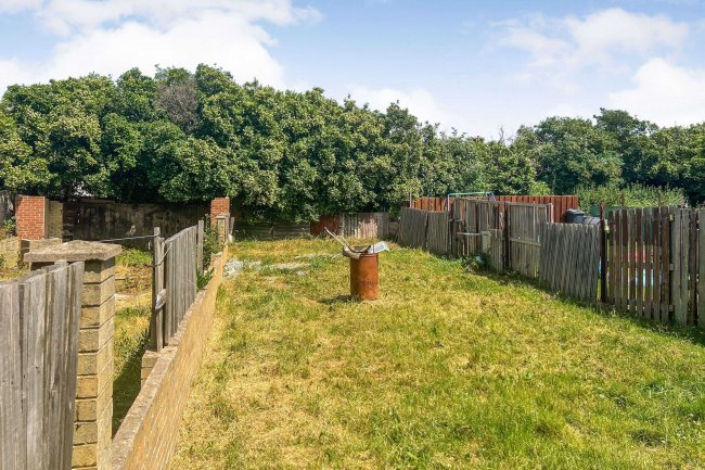 12 Becknoll Road, Brampton, Barnsley, South Yorkshire, S73 0XL 10