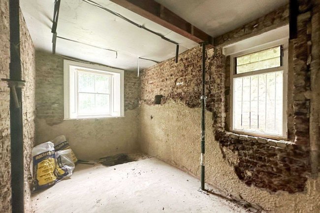 Basement Flat, 35 Priory Terrace, Kilburn, London, NW6 4DG 2