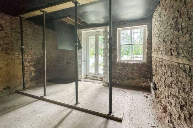 Basement Flat, 35 Priory Terrace, Kilburn, London, NW6 4DG 2