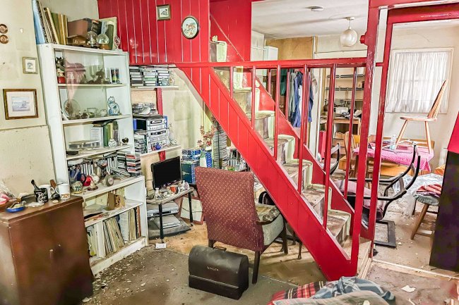 15 New Street, Staines, Middlesex, TW18 4BW 7