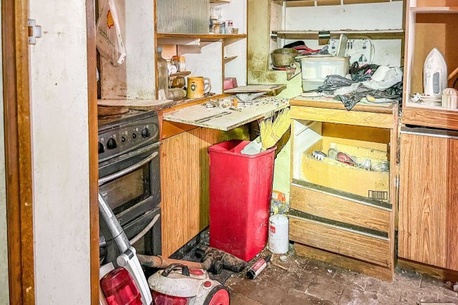 15 New Street, Staines, Middlesex, TW18 4BW 7