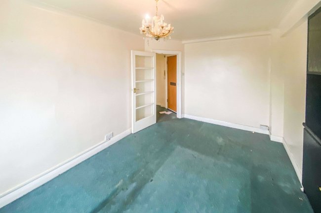 Flat 25 Ashford Court, Ashford Road, Cricklewood, London, NW2 6BN 2