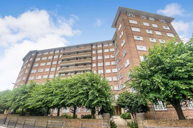 Flat 25 Ashford Court, Ashford Road, Cricklewood, London, NW2 6BN 2