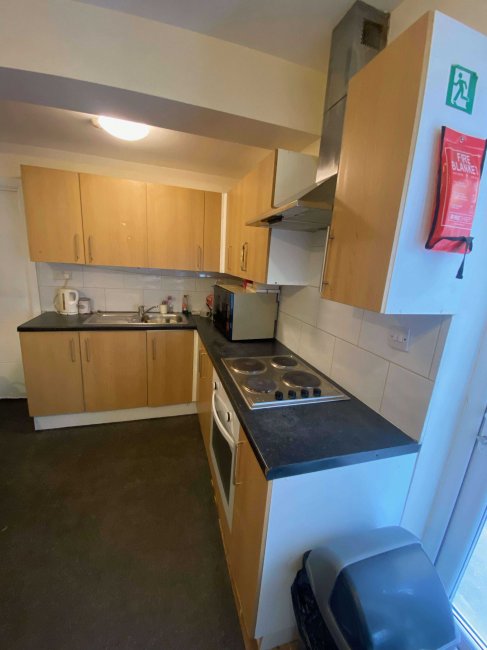 521 London Road, Grays, Essex, RM20 4AD 2