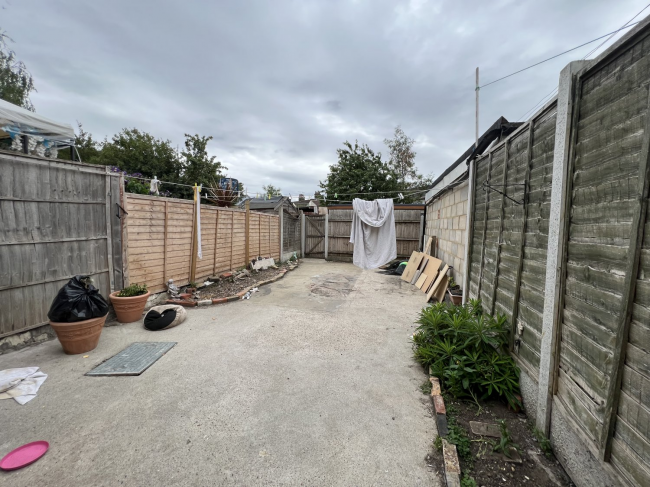 521 London Road, Grays, Essex, RM20 4AD 2