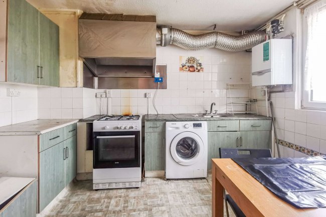 58 Whitethorn Street, Bow, London, E3 4DB 2