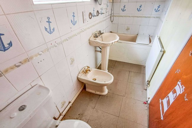 10 Broadholme Lane, Belper, Derbyshire, DE56 2JF 5