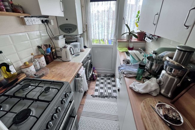 24 Kimble Road, Colliers Wood, London, SW19 2AS 2