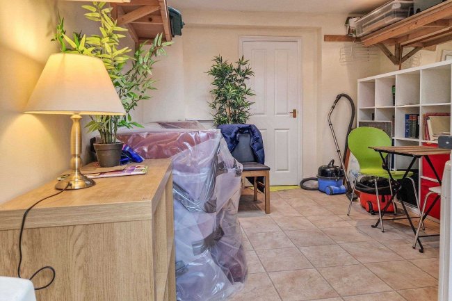 17 Rosendale Road, London SE21 8DS 5