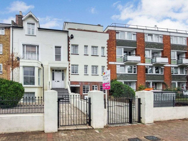 Flat 6, 859 Garratt Lane, Tooting, London, SW17 0LX 6