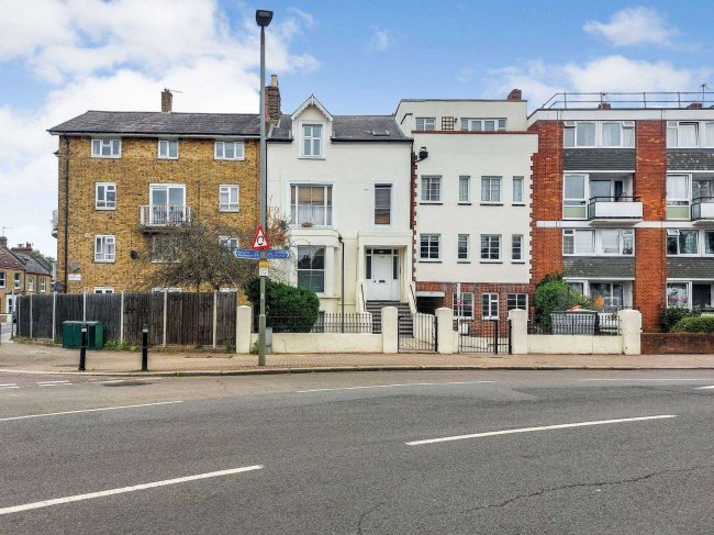 Flat 6, 859 Garratt Lane, Tooting, London, SW17 0LX 6