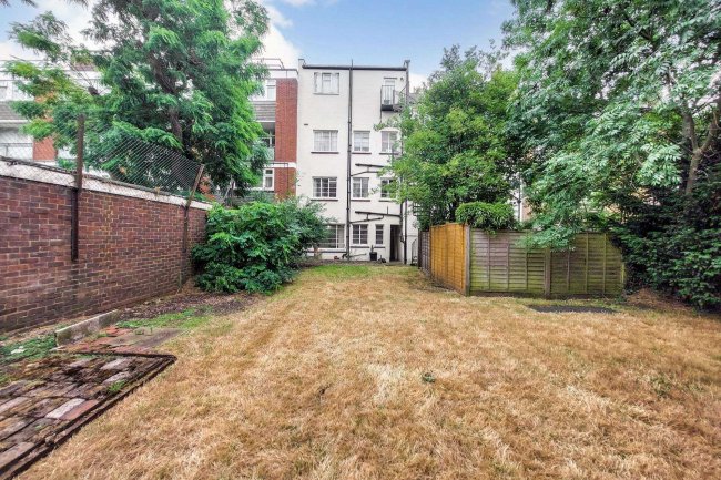 Flat 6, 859 Garratt Lane, Tooting, London, SW17 0LX 6