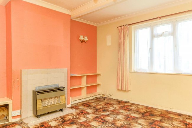 37 Raymond Crescent, Guildford, GU2 7SU

 5