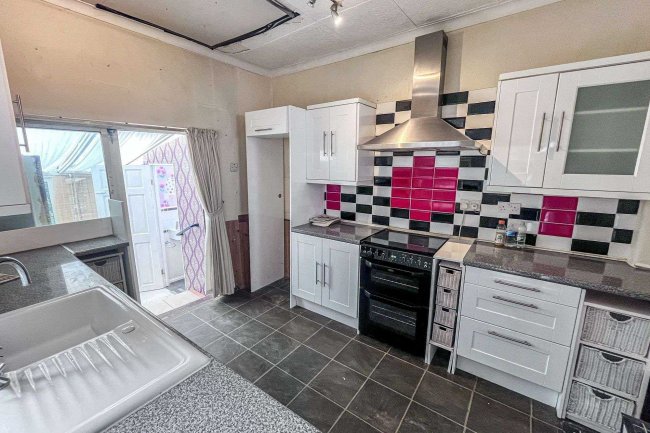 161 Westwood Road, Ilford, Essex, IG3 8SE 3