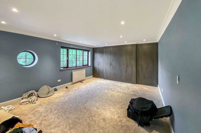 16 Duchy Road, Hadley Wood, Barnet EN4 0HX 2