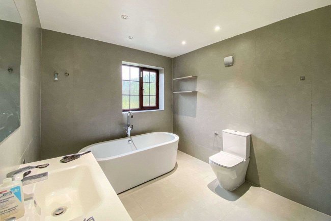 16 Duchy Road, Hadley Wood, Barnet EN4 0HX 2