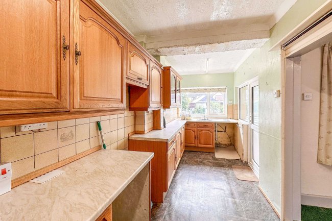 184 Ludlow Road, Southampton, Hampshire, SO19 2EN 3