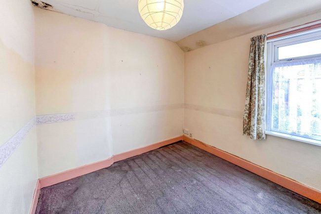 184 Ludlow Road, Southampton, Hampshire, SO19 2EN 3