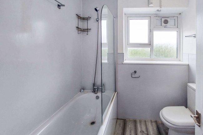 48 Grange Court, Old Ruislip Road, Northolt, Middlesex, UB5 6QH 3