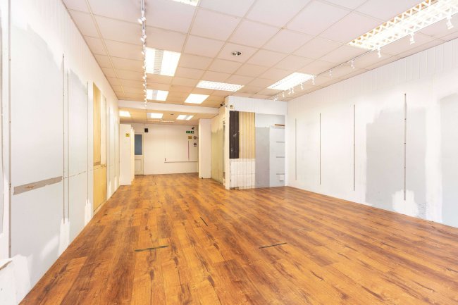 142 High St, Uckfield TN22 1QR 3