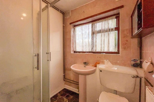 31 Lynton Road, Croydon, Surrey, CR0 3QX 5