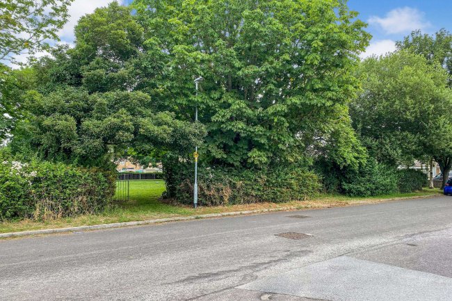 Land between 128-130 White Edge Moor, Swindon, Wiltshire, SN3 6LY 3