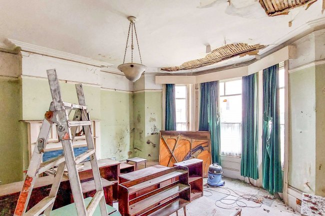 1 Christ Church Road, Folkestone, Kent, CT20 2SJ 1