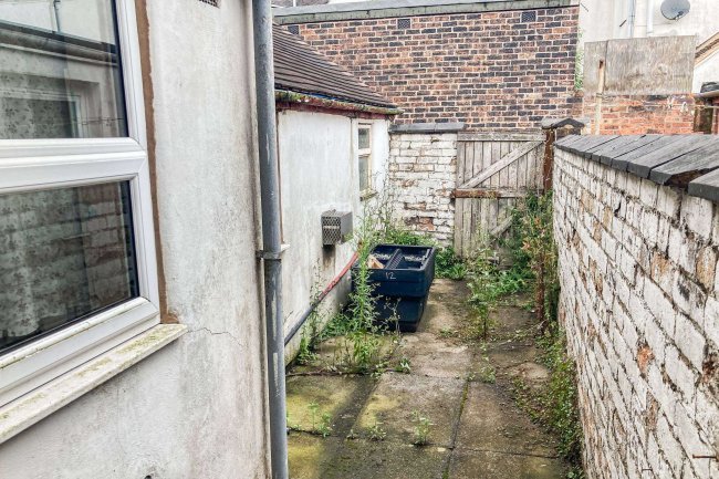 46 Newfield Street, Tunstall, Staffs, ST6 5HD 1