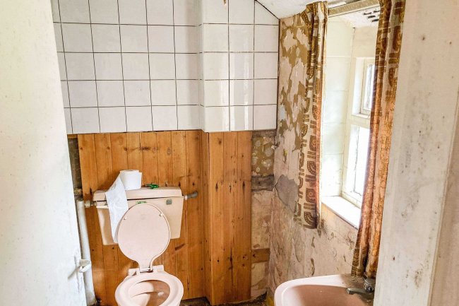 46 Newfield Street, Tunstall, Staffs, ST6 5HD 1