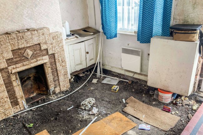 46 Newfield Street, Tunstall, Staffs, ST6 5HD 1