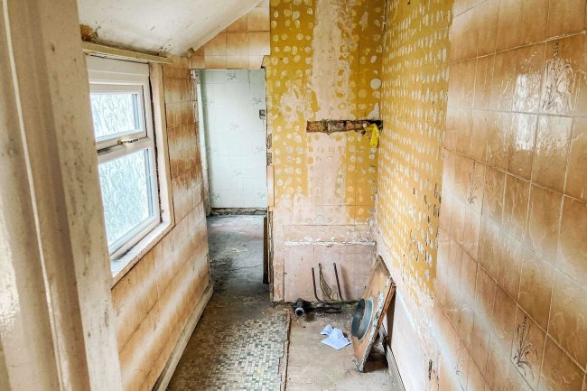 46 Newfield Street, Tunstall, Staffs, ST6 5HD 1