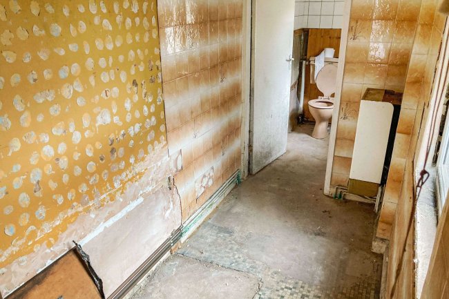 46 Newfield Street, Tunstall, Staffs, ST6 5HD 1