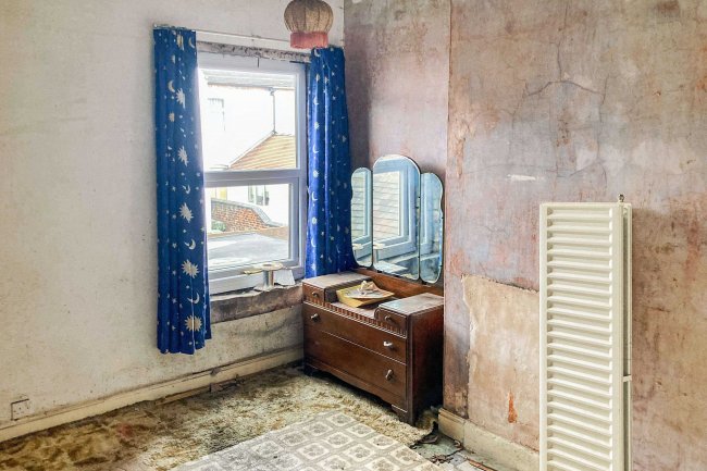 46 Newfield Street, Tunstall, Staffs, ST6 5HD 1