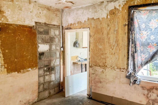 46 Newfield Street, Tunstall, Staffs, ST6 5HD 1