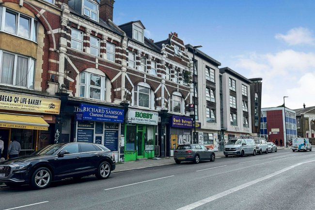 25 Coldharbour Lane, London SE5 9NR 9