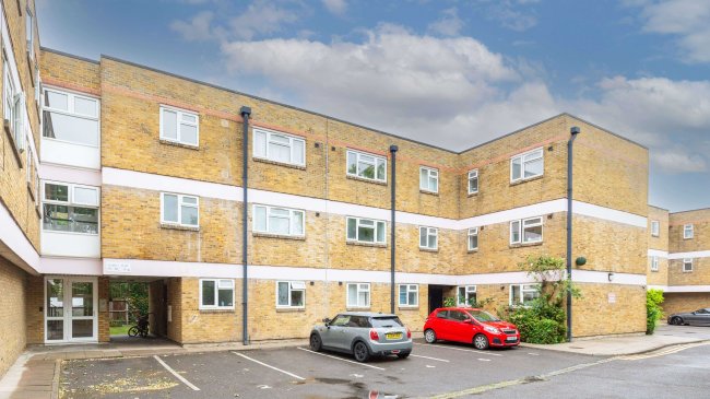 33 Romily Court, Landridge Road, Fulham, London SW6 4LL 5