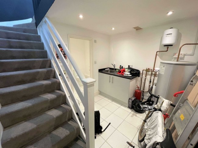 26 Lavender Hill, London SW11 5RN 2