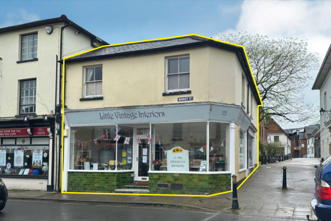 22 Market Street, Alton, Hampshire, GU34 1HA 2