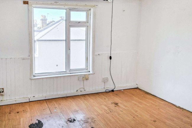 248 Mersham Road, Thornton Heath, Surrey, CR7 8NR 9
