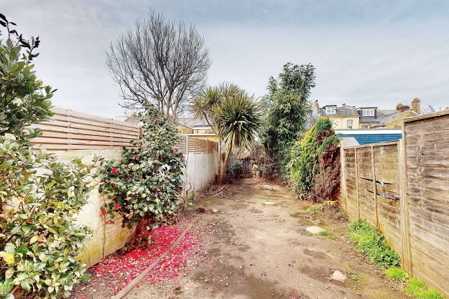 17 Worple Road, Isleworth TW7 7AZ 1