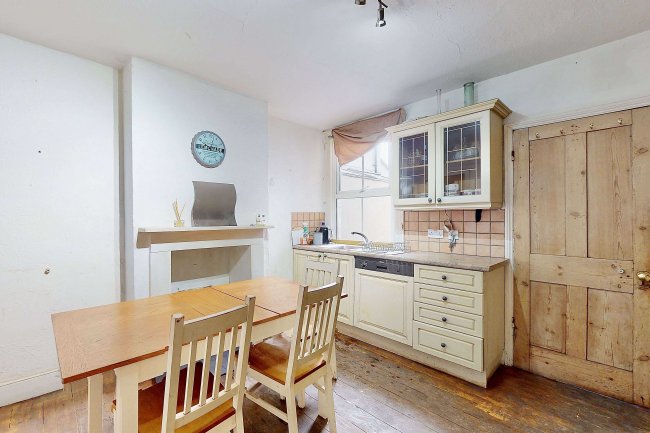 17 Worple Road, Isleworth TW7 7AZ 1