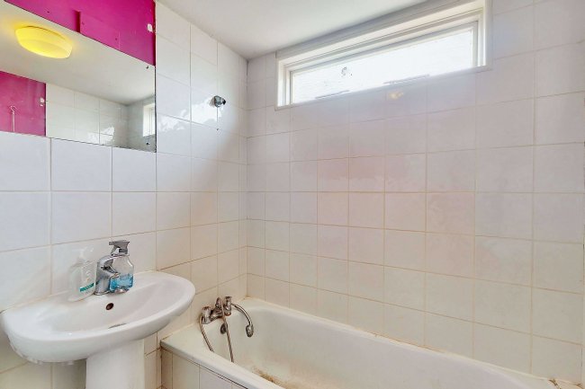 17 Worple Road, Isleworth TW7 7AZ 1