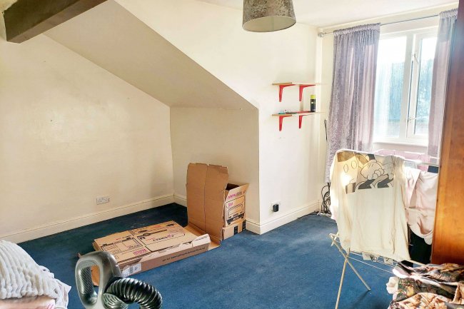 8 Chapel Street, Stanningley, Pudsey, LS28 6BW
 6