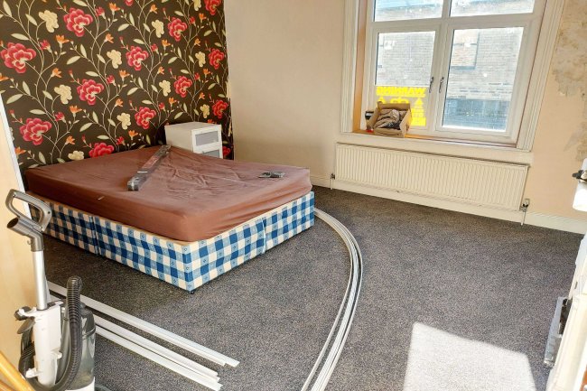 8 Chapel Street, Stanningley, Pudsey, LS28 6BW
 6